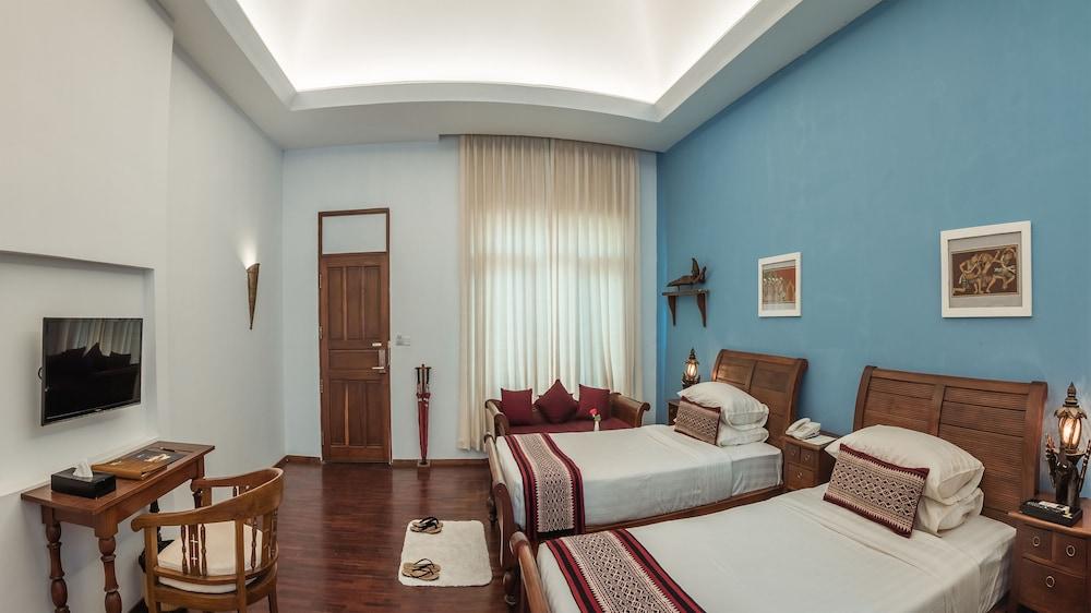 Areindmar Hotel Bagan Bagian luar foto