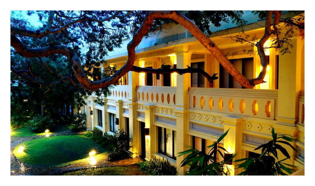 Areindmar Hotel Bagan Bagian luar foto