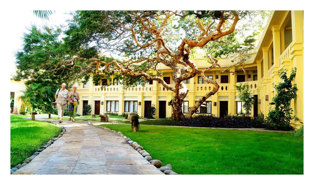 Areindmar Hotel Bagan Bagian luar foto