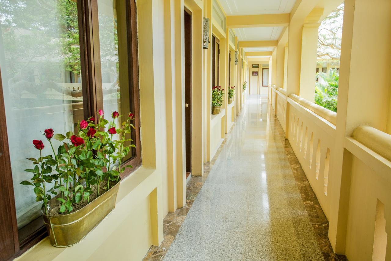 Areindmar Hotel Bagan Bagian luar foto